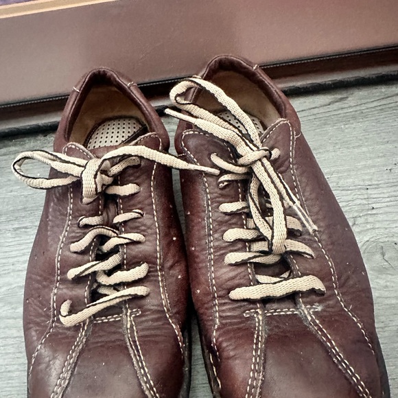 BORN women’s Leather Sneakers/Shoes size 6.5 Brown - Picture 4 of 6